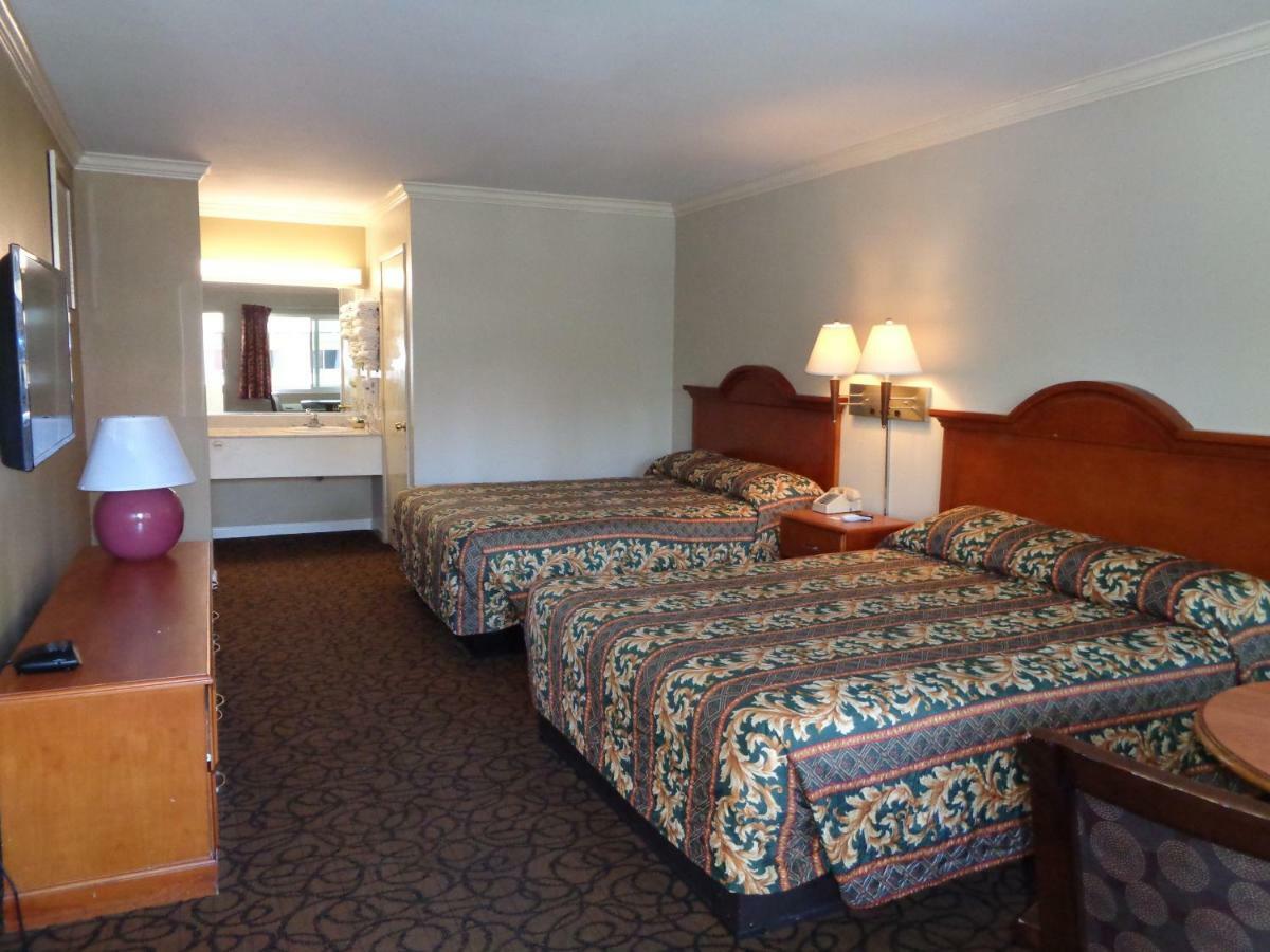 Long Beach Luxury Inn Exterior photo