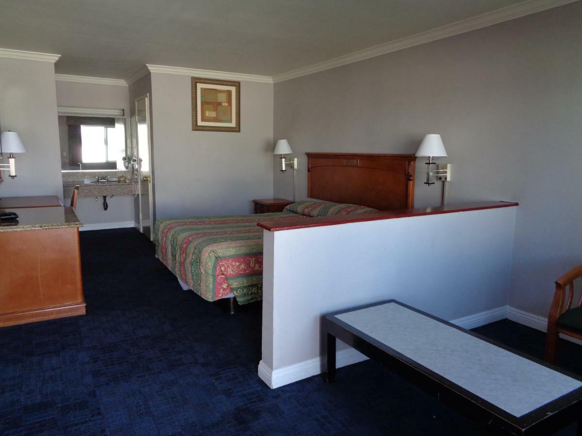 Long Beach Luxury Inn Exterior photo