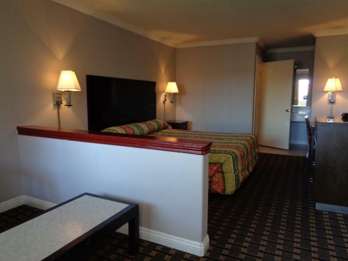 Long Beach Luxury Inn Exterior photo